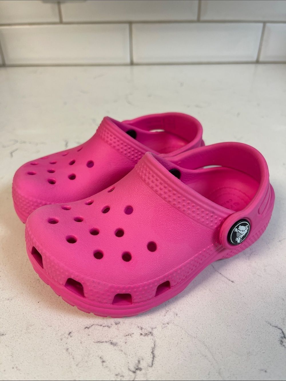 Crocs Classic Clogs Kids Size 7 Pink 206990 Barbie Pink